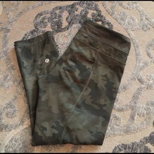 Lululemon Crops (inspire crop) *SPECIAL ED. size 6